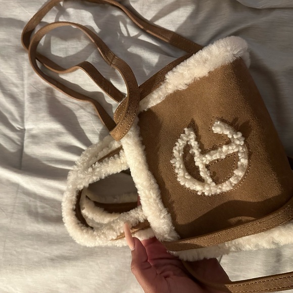 SOLD-UGG x TELFAR Small Shopper - Chestnut l - Picture 2 of 5